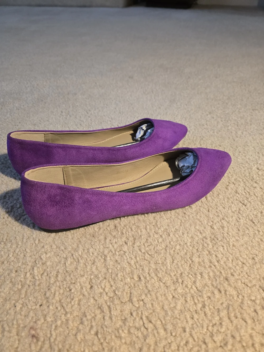 Ollio Women's Pointed Toe Flats in Purple Suede